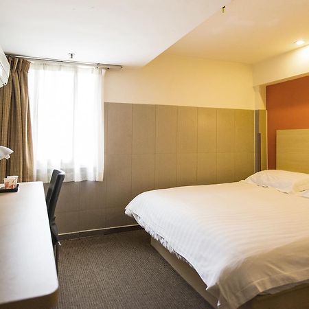 Motel Chongqing Jiefangbai Hongyadong Pedestrian Street 外观 照片