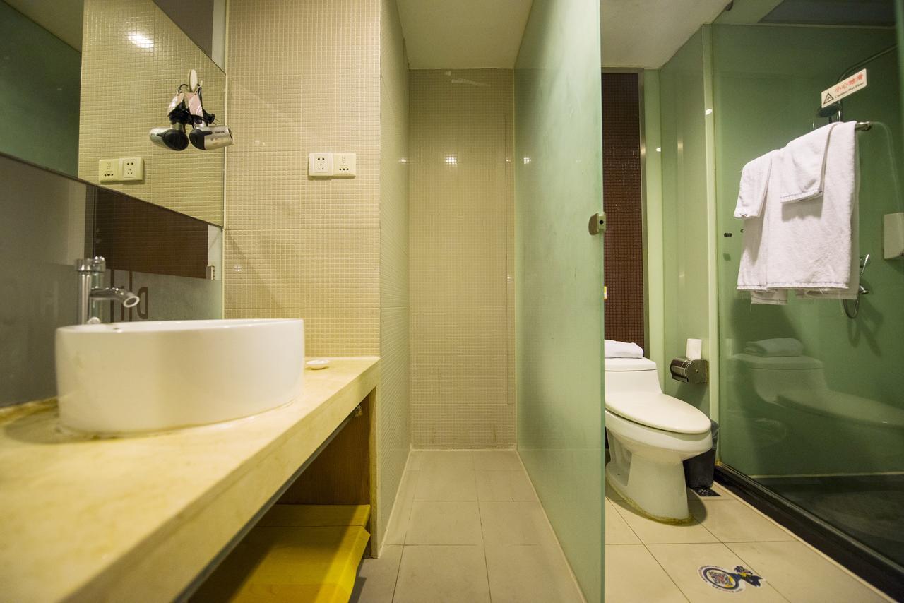 Motel Chongqing Jiefangbai Hongyadong Pedestrian Street 外观 照片