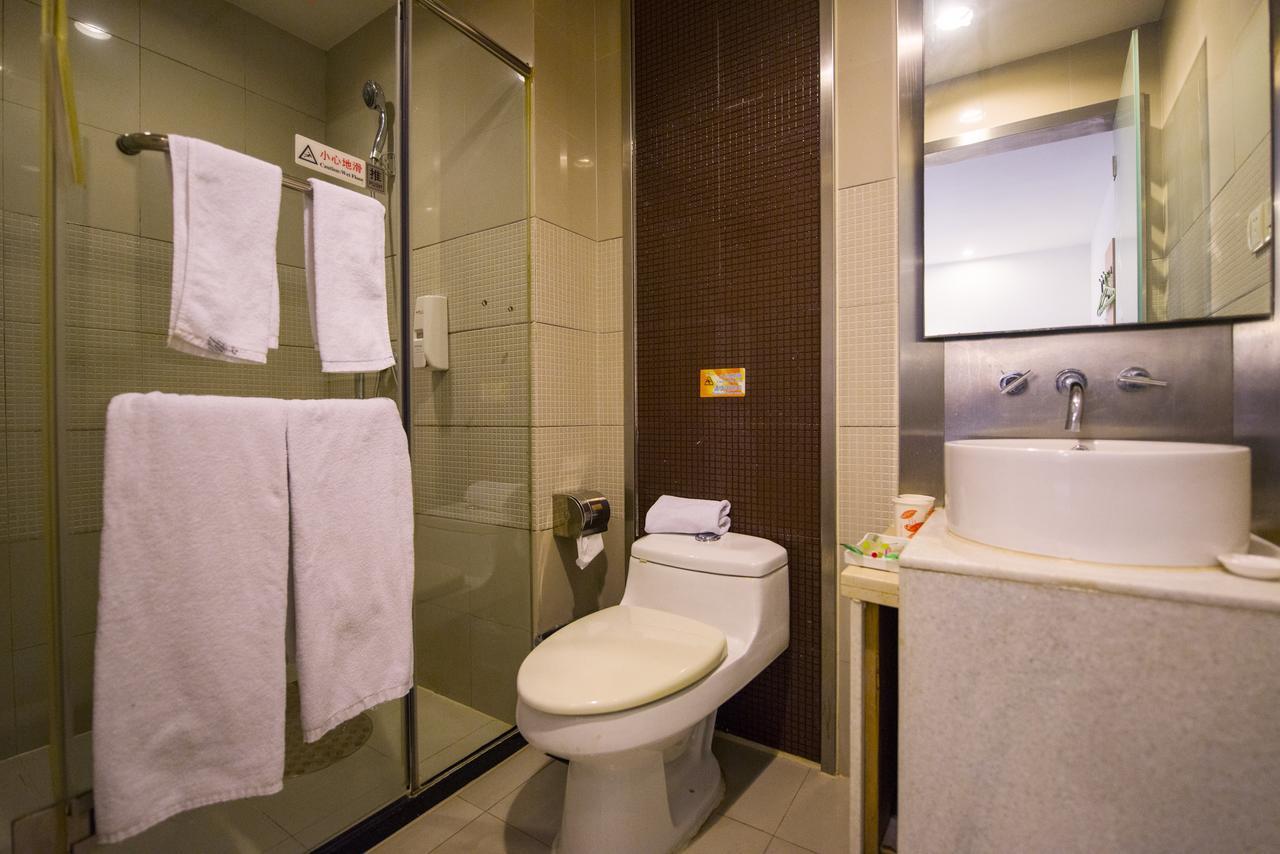 Motel Chongqing Jiefangbai Hongyadong Pedestrian Street 外观 照片