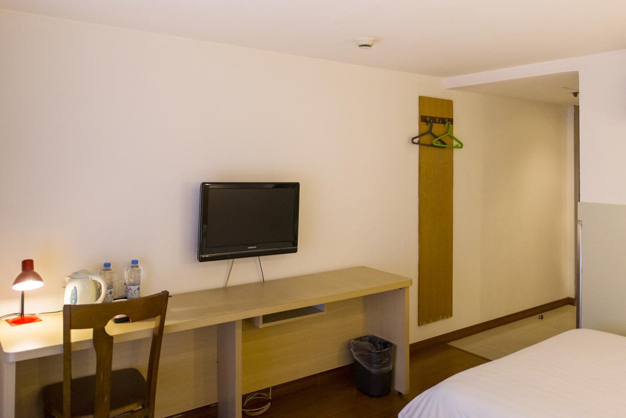 Motel Chongqing Jiefangbai Hongyadong Pedestrian Street 外观 照片